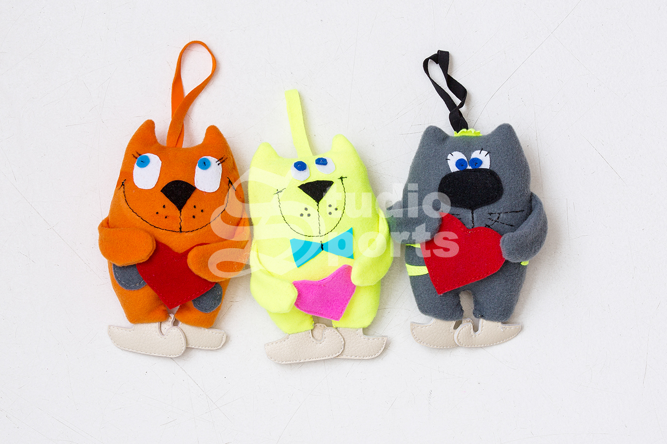 Игрушка-брелок от дизайнера